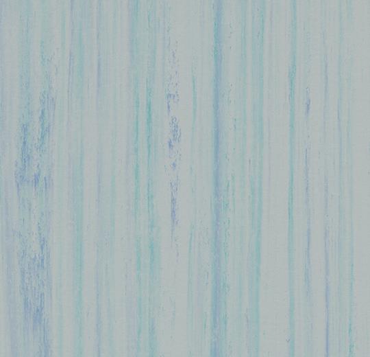 5245 blue stroke