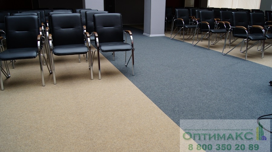 Иглопробивной ковролин Armstromg DLW Flooring в конферец зале АГУ в Майкопе