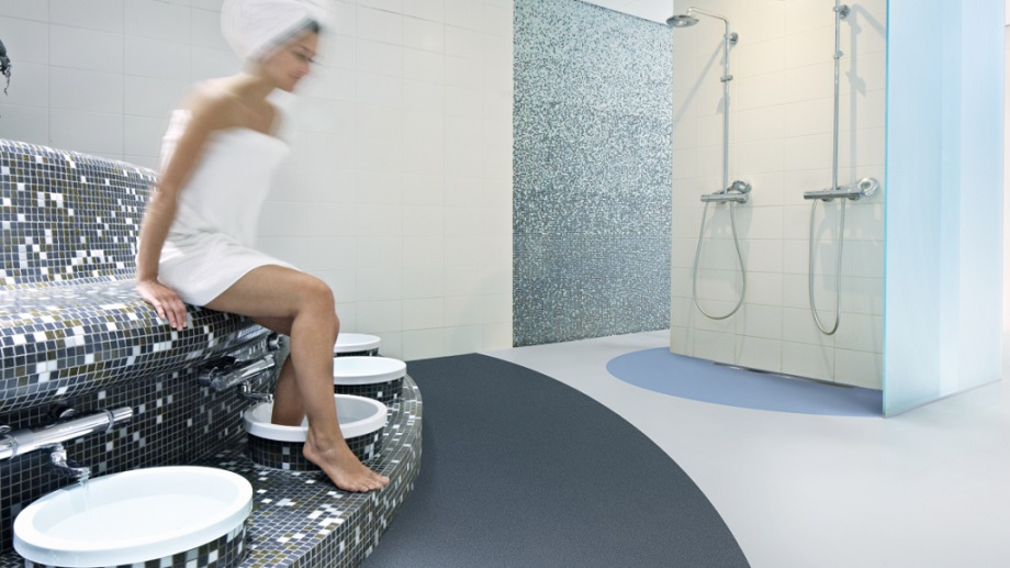 противоскользящий линолеум в SPA салоне